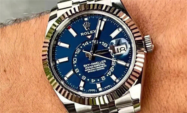 劳力士腕表表蒙有划痕原因是啥(图) 劳力士腕表表蒙有划痕原因是啥(图)